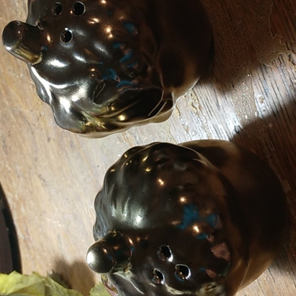 Set of 7 napkins & salt & pepper shakers - Picture 3 of 7